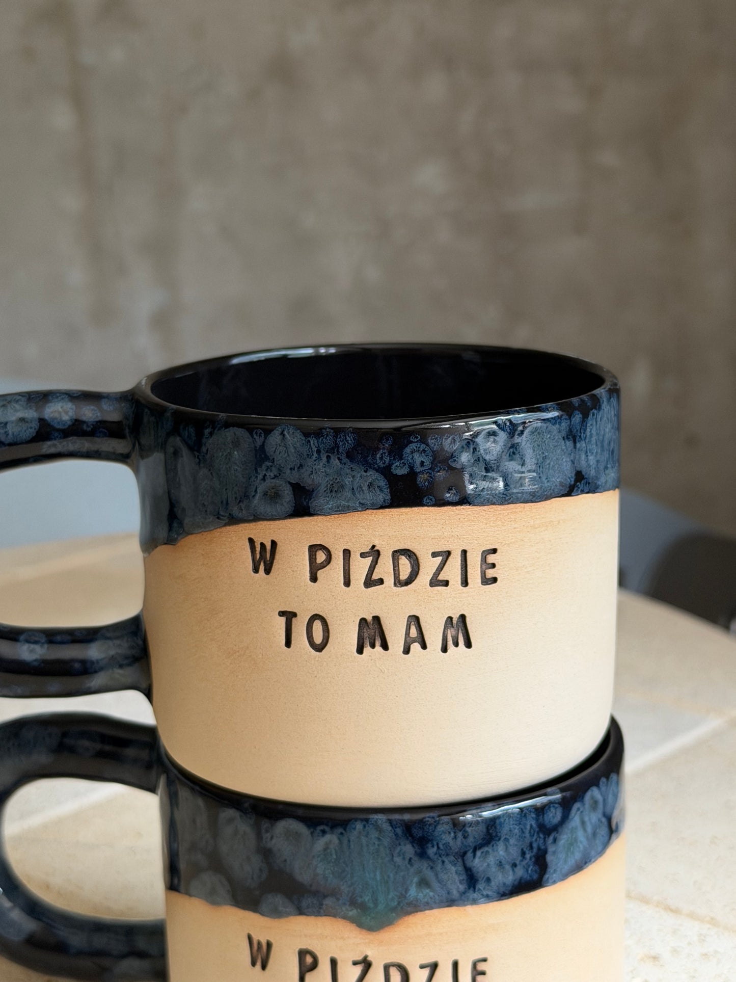 M - OUTLET - Kubek Brzydkie Słowa - W piździe to mam