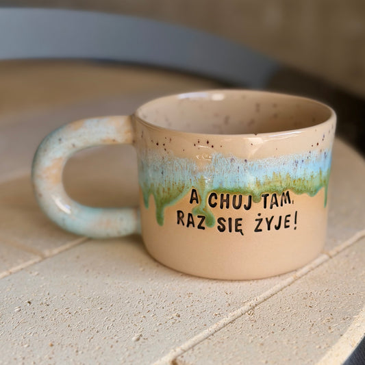M - Kubek Brzydkie Słowa - chuj tam raz się żyje