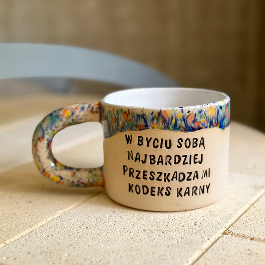 M - Kubek Brzydkie Słowa - w byciu sobą kodeks karny
