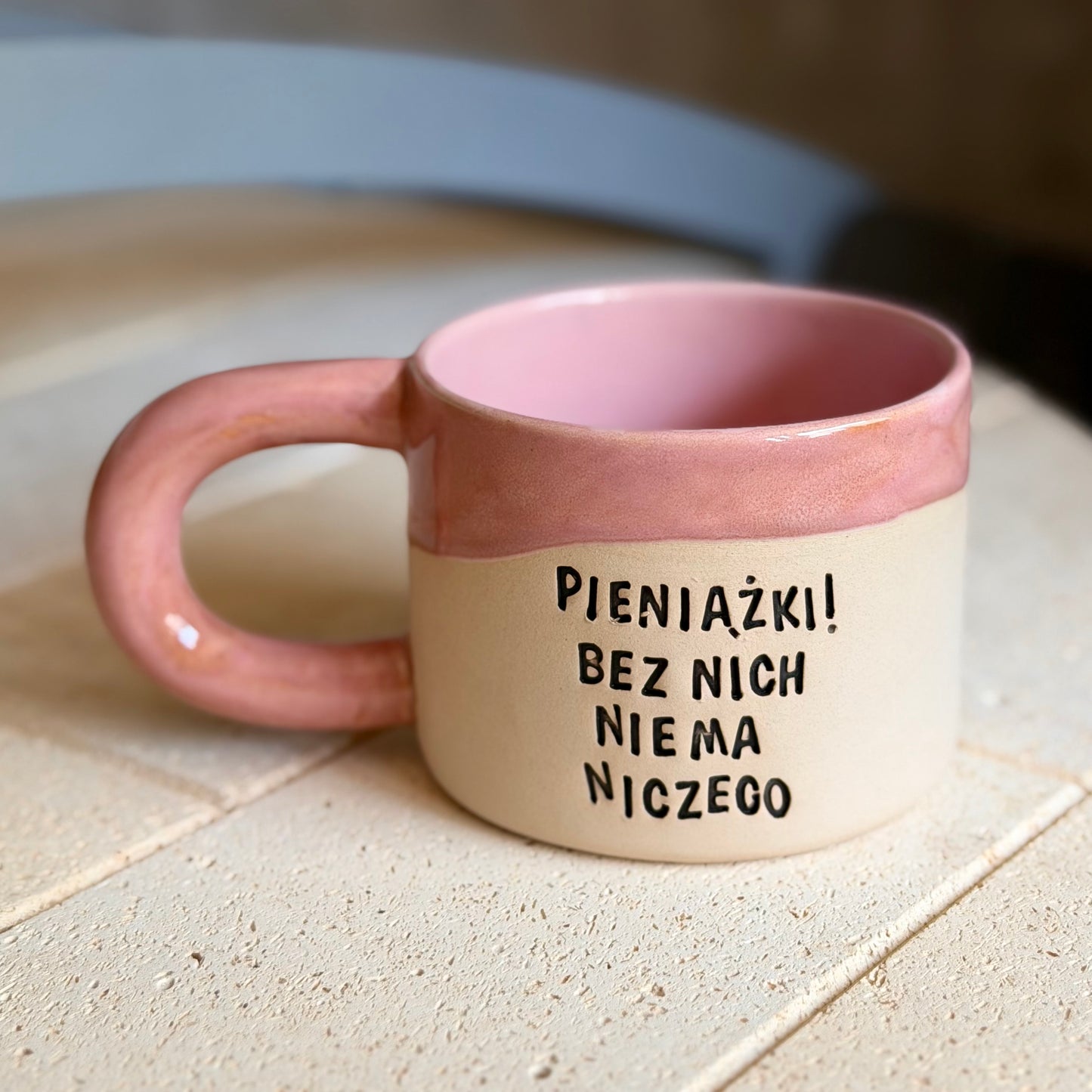 M - Kubek 1670 - pieniążki bez nich nie ma niczego - różowy