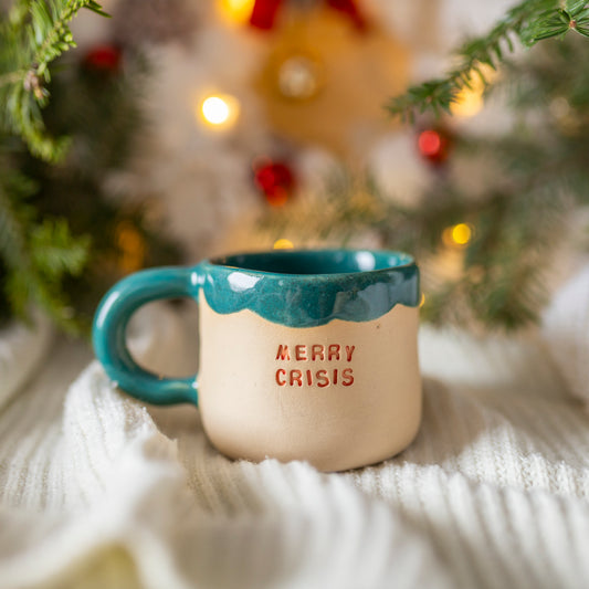 PREORDER - M - Kubek  święta 2025 - merry crisis