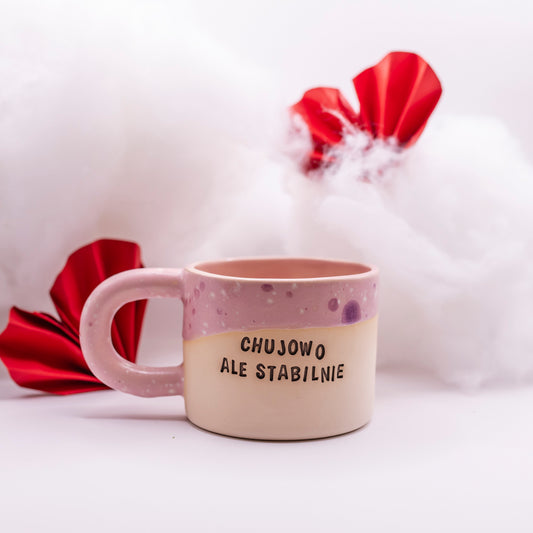 M - Kubek Brzydkie Słowa - Chujowo ale stabilnie - różowy